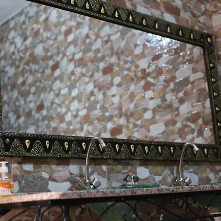 Hotel Dar Ilyana Ait Tiourhza Esterno foto