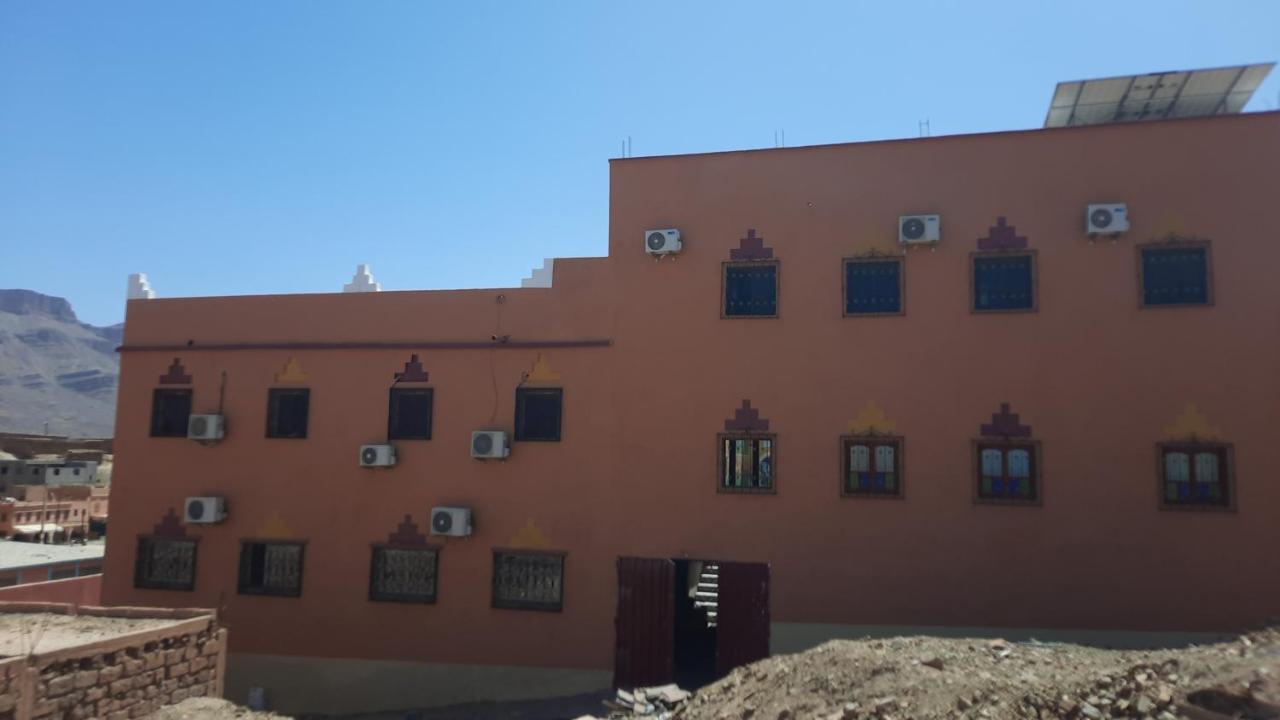 Hotel Dar Ilyana Ait Tiourhza Esterno foto