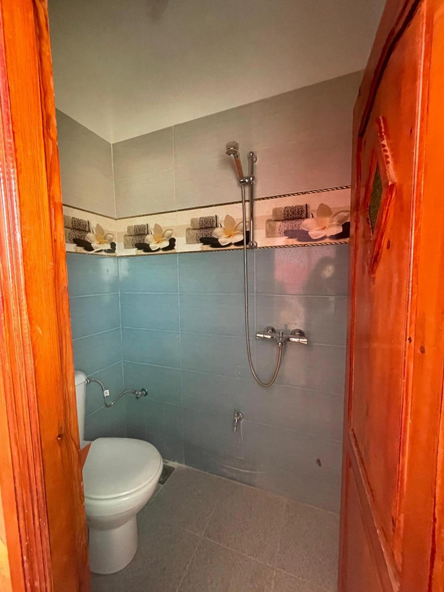 Hotel Dar Ilyana Ait Tiourhza Esterno foto