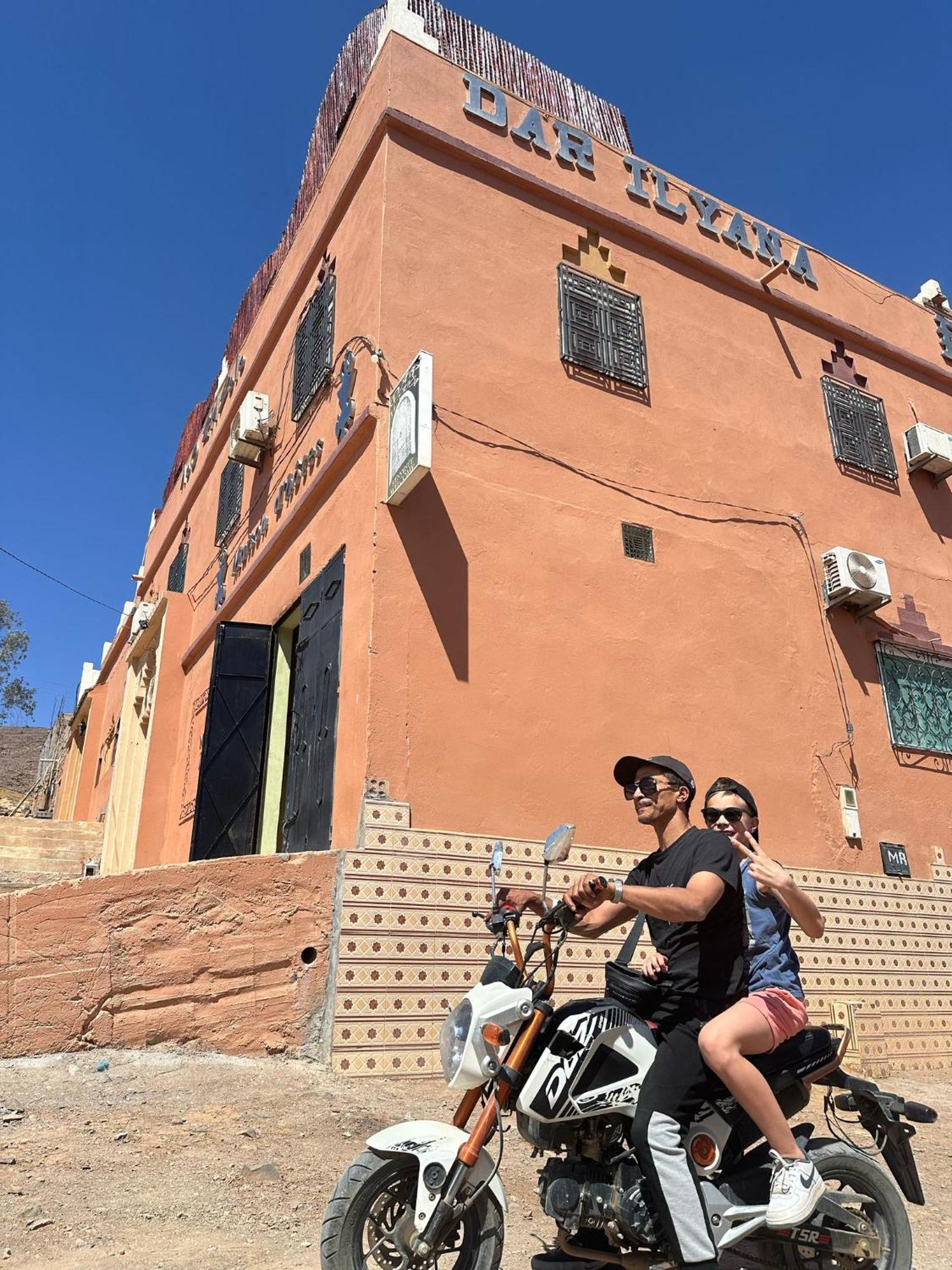 Hotel Dar Ilyana Ait Tiourhza Esterno foto