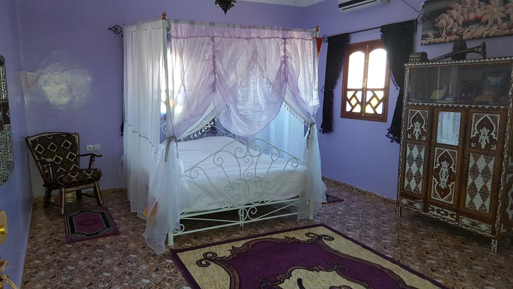 Hotel Dar Ilyana Ait Tiourhza Esterno foto