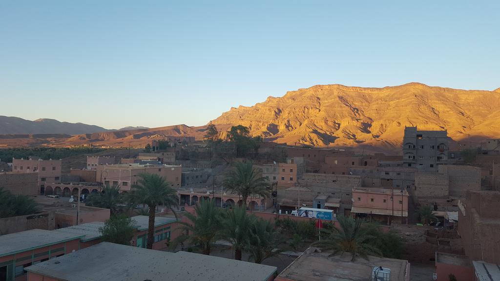 Hotel Dar Ilyana Ait Tiourhza Esterno foto