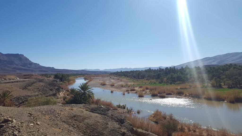 Hotel Dar Ilyana Ait Tiourhza Esterno foto