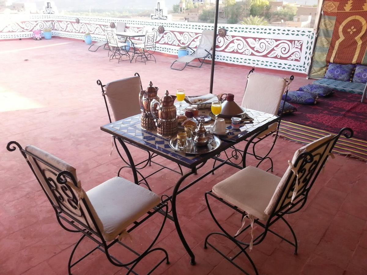 Hotel Dar Ilyana Ait Tiourhza Esterno foto